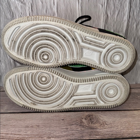 Nike Air Force 1 Low Shadow
Solar Flare Atomic Pink - Picture 8 of 12